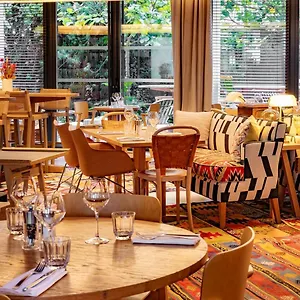 Hotel M