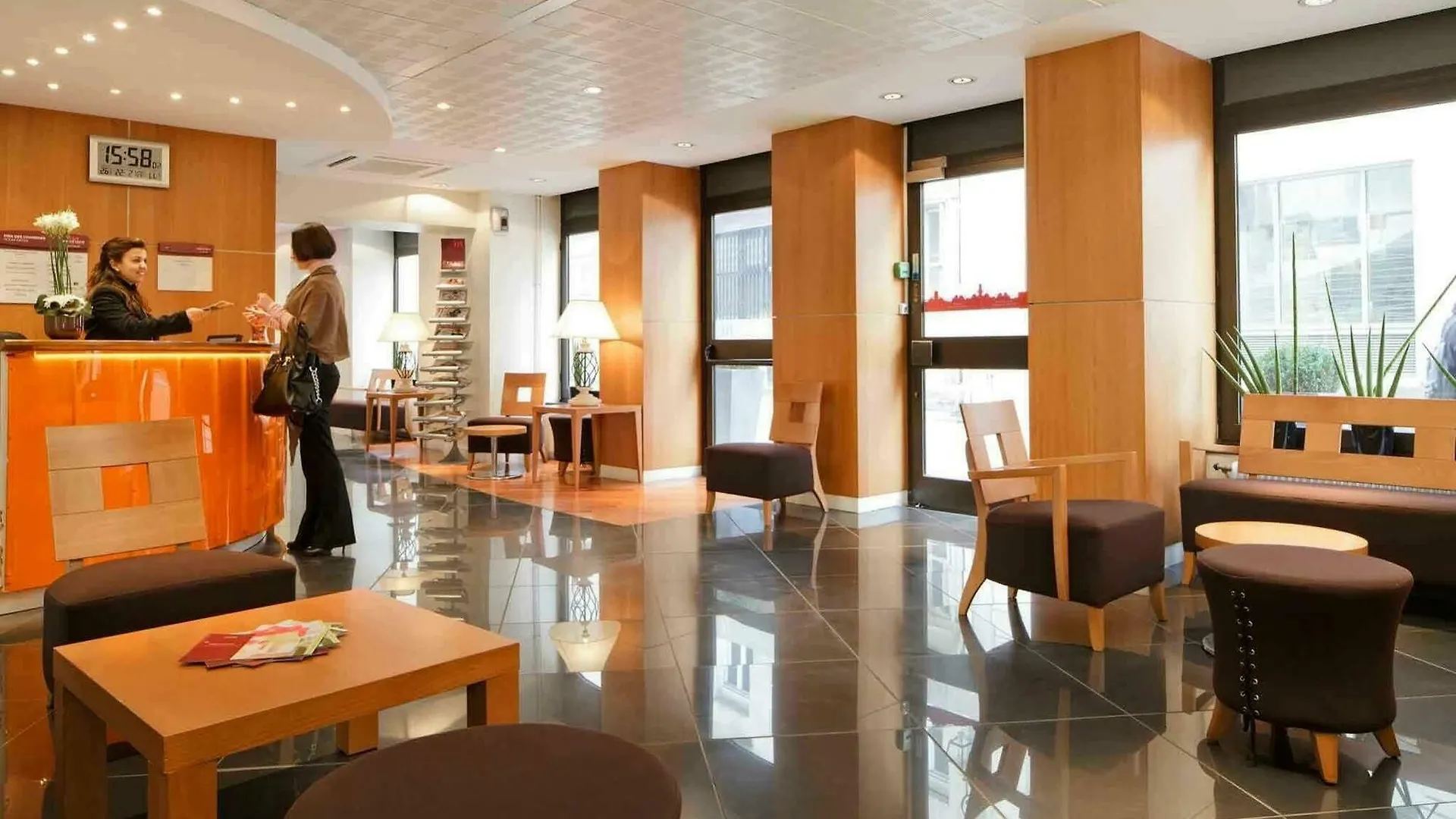 Mercure Paris Gare De L'Est 4*,